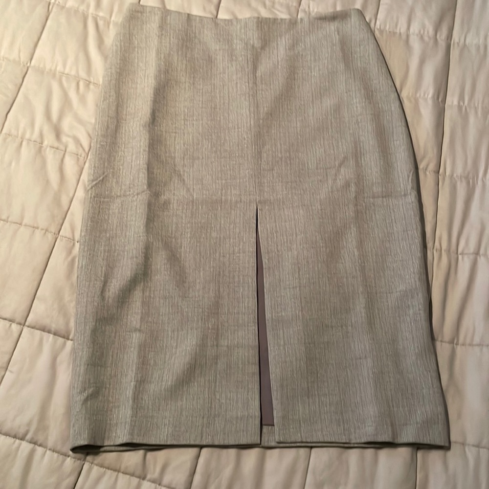 Light gray pencil skirt